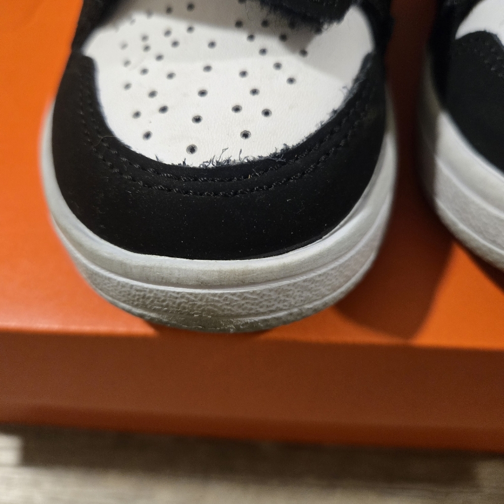 Kids Black and White Nike  Sneakers - Picture 4 of 13